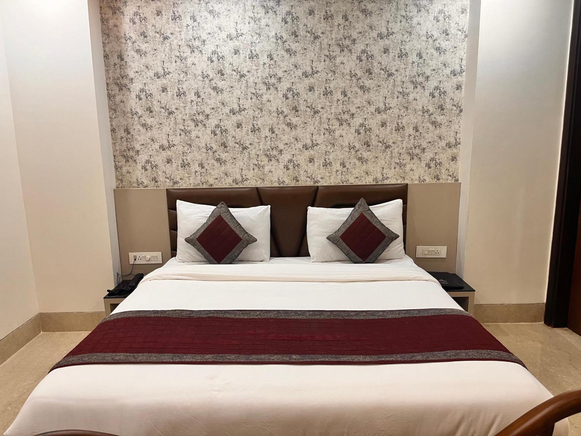 Gazebo Inn & Suites Medanta Gurgaon Buitenkant foto
