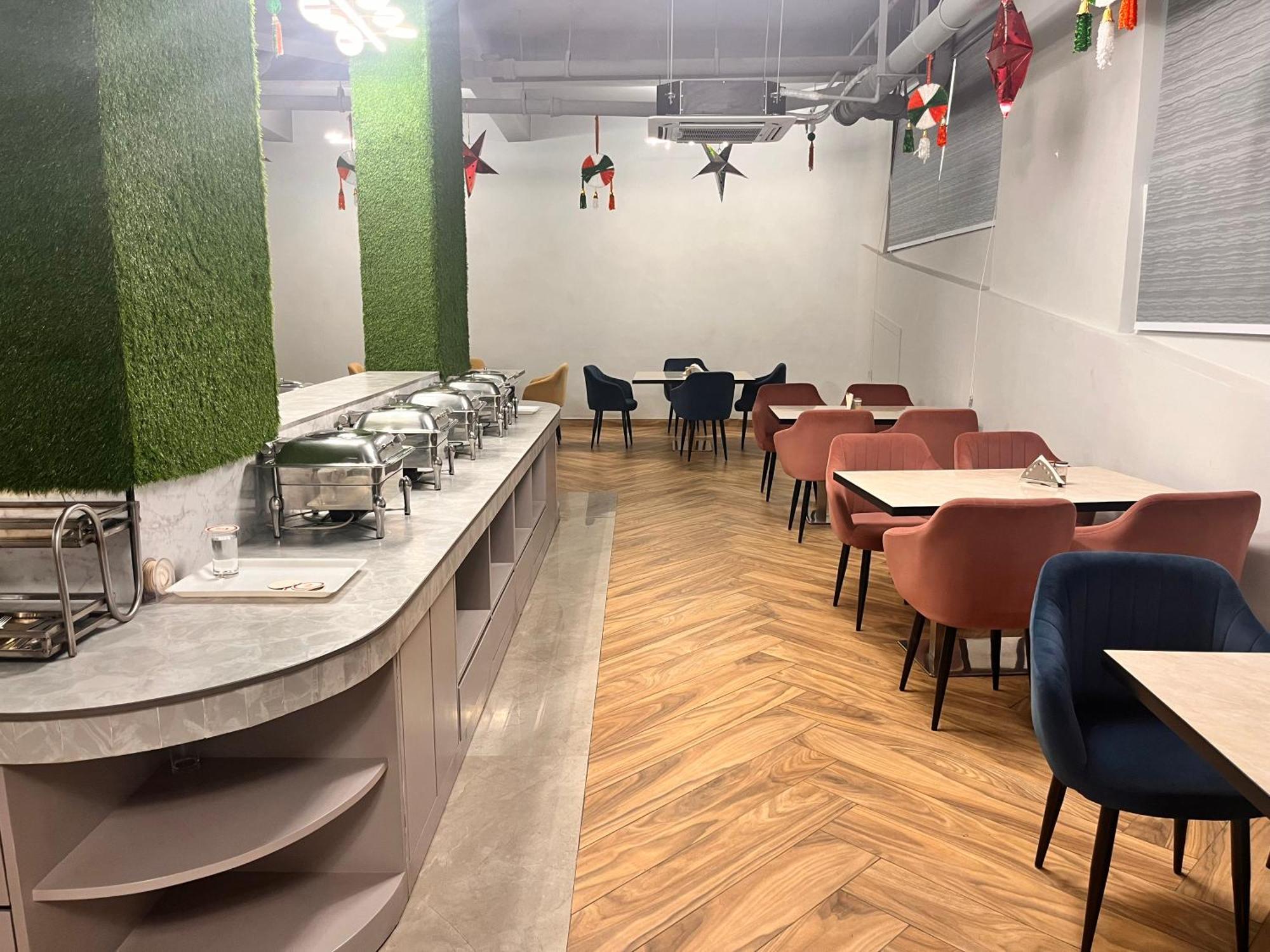 Gazebo Inn & Suites Medanta Gurgaon Buitenkant foto