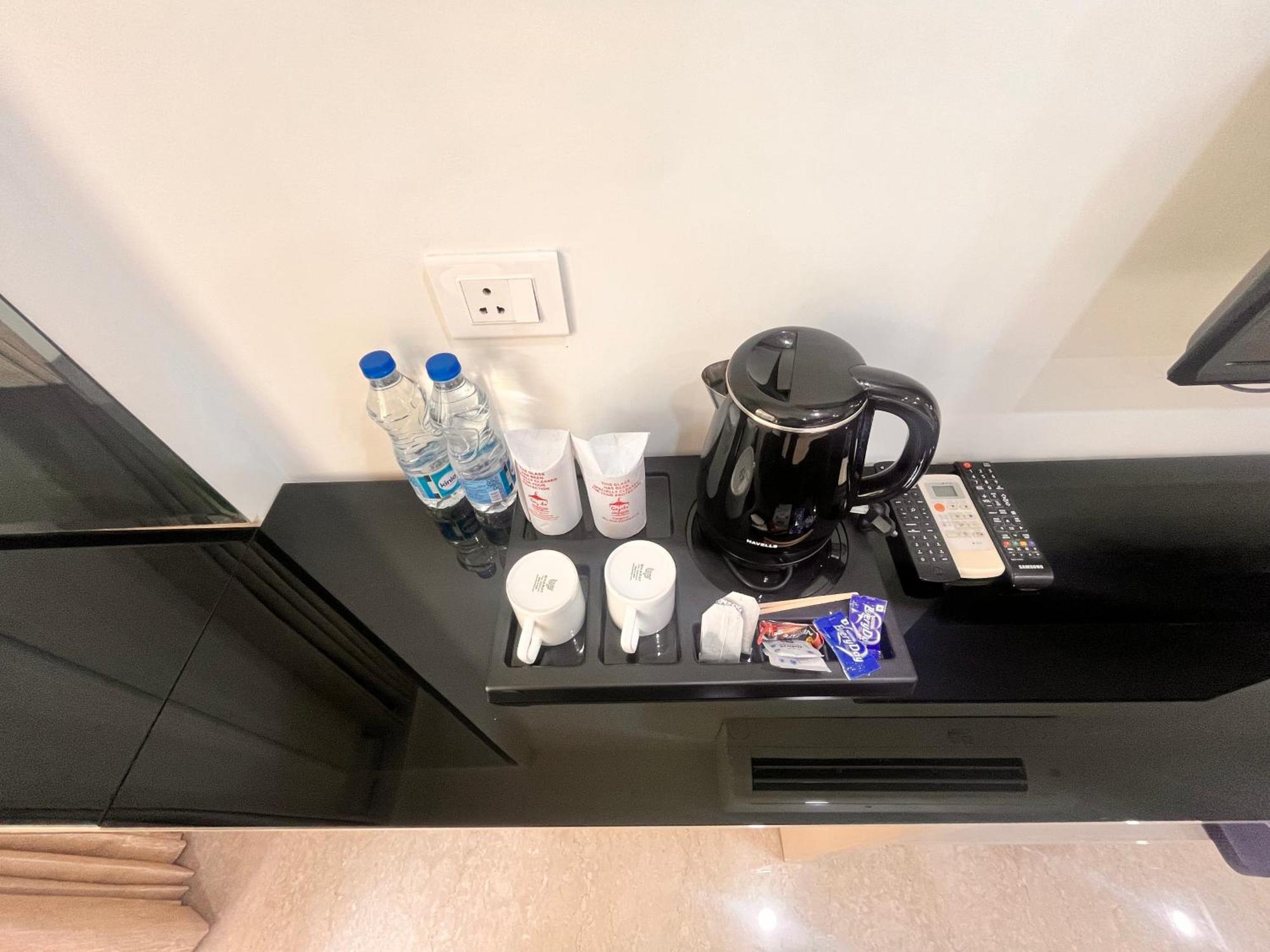 Gazebo Inn & Suites Medanta Gurgaon Buitenkant foto