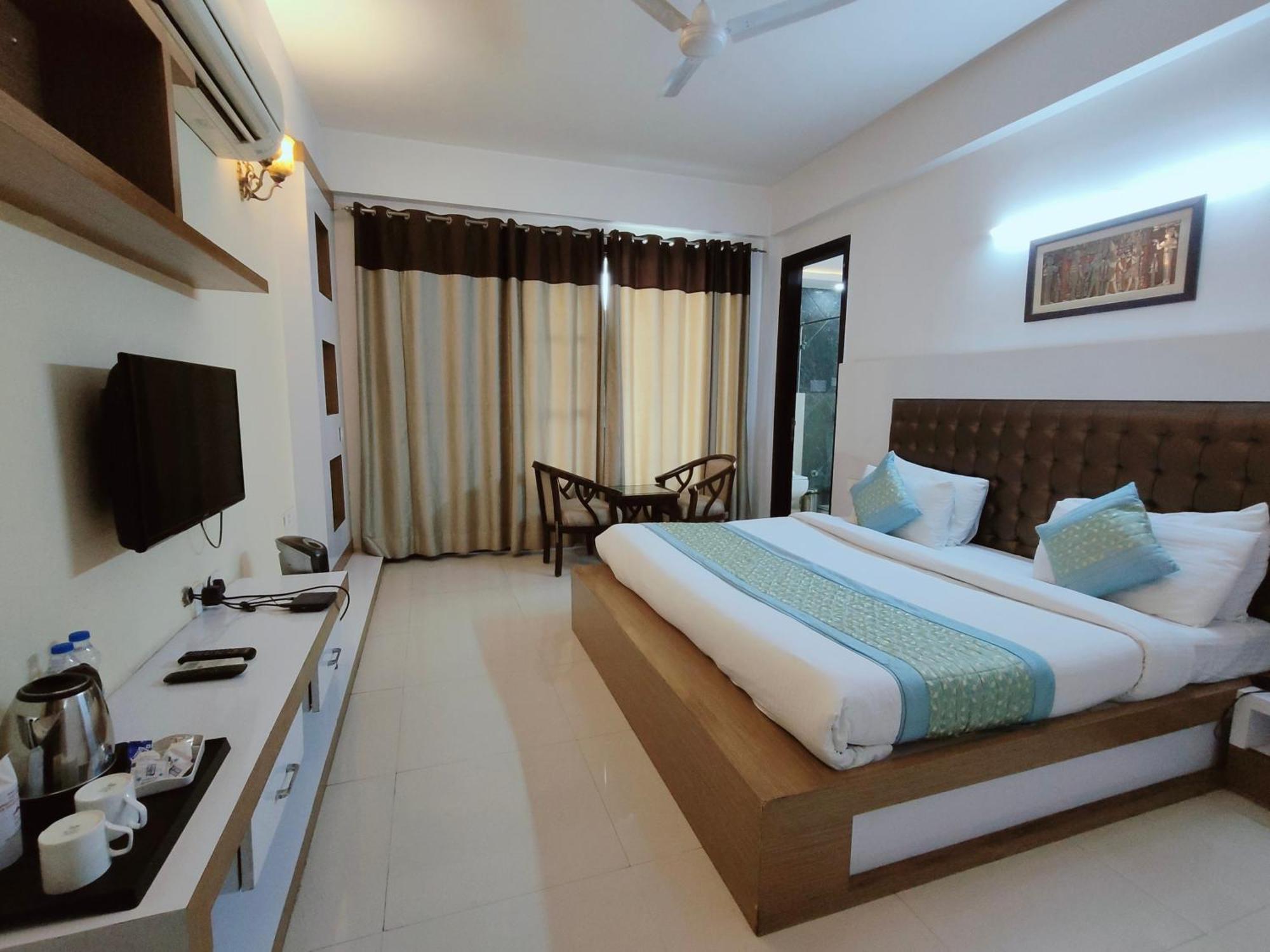 Gazebo Inn & Suites Medanta Gurgaon Buitenkant foto
