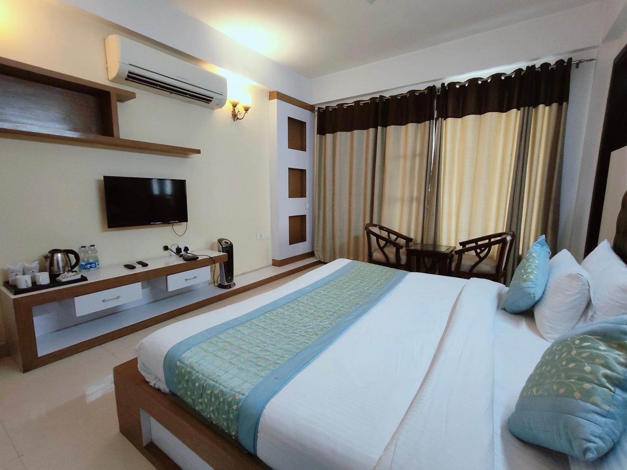 Gazebo Inn & Suites Medanta Gurgaon Buitenkant foto
