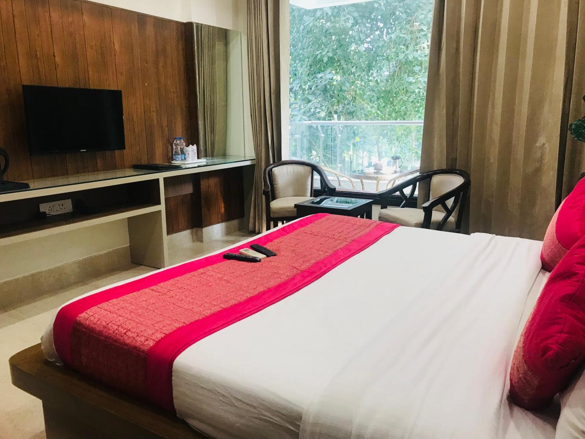 Gazebo Inn & Suites Medanta Gurgaon Buitenkant foto