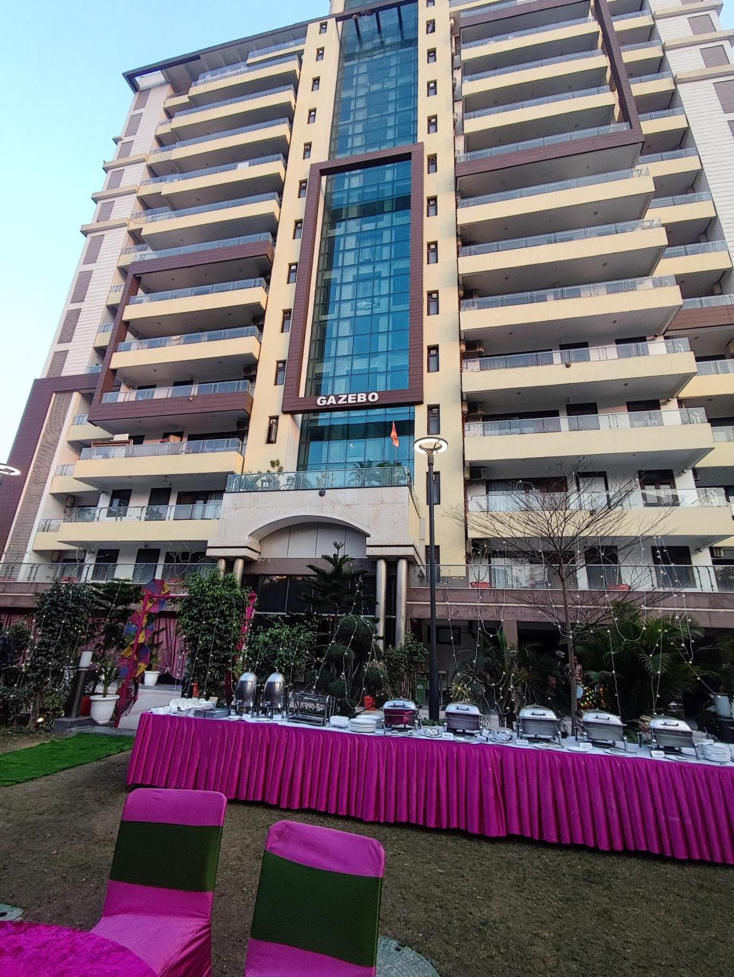 Gazebo Inn & Suites Medanta Gurgaon Buitenkant foto